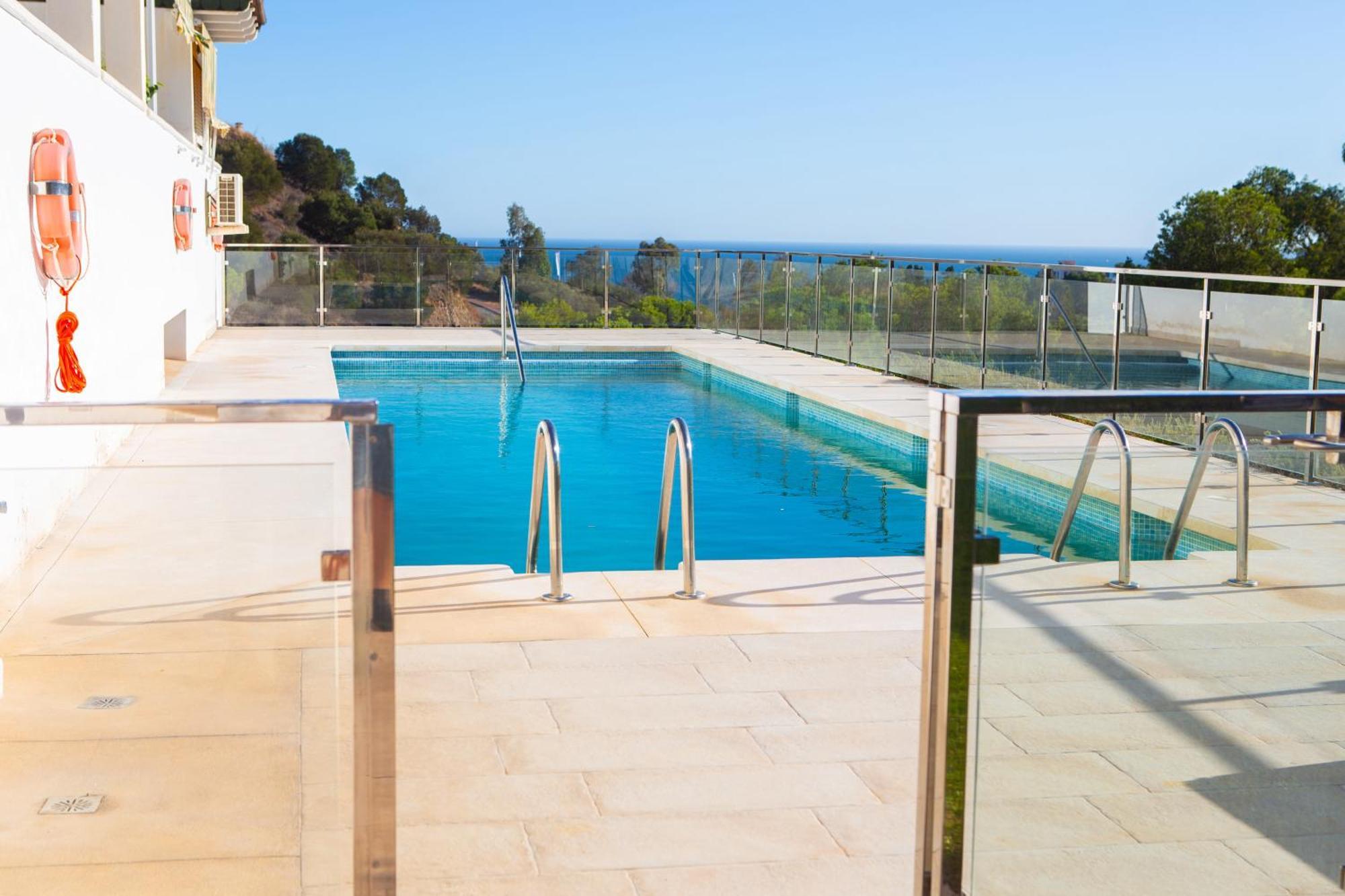Benalhome - Tu Hogar Con Terraza Y Ducha Exterior Benalmadena Bagian luar foto